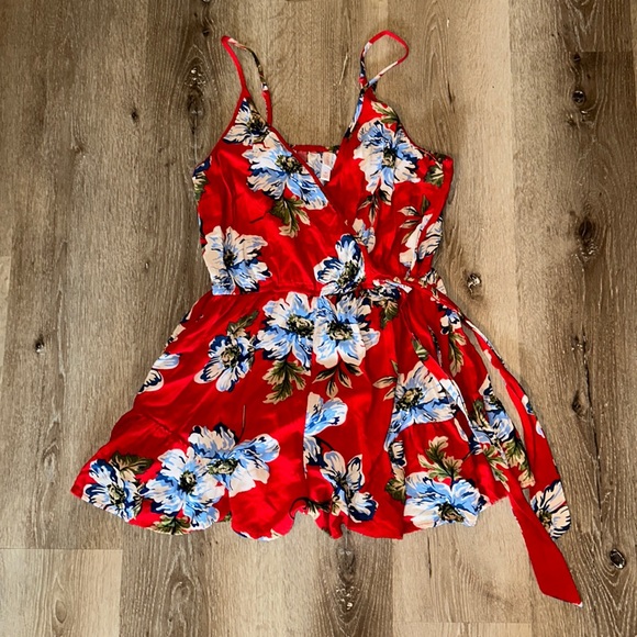 Red floral romper - Picture 1 of 6